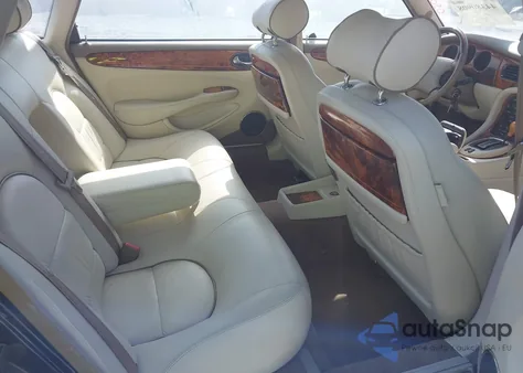 1998 Jaguar Xj8 Vanden Plas z USA, uszkodzony, nr VIN SAJKX6244WC843747